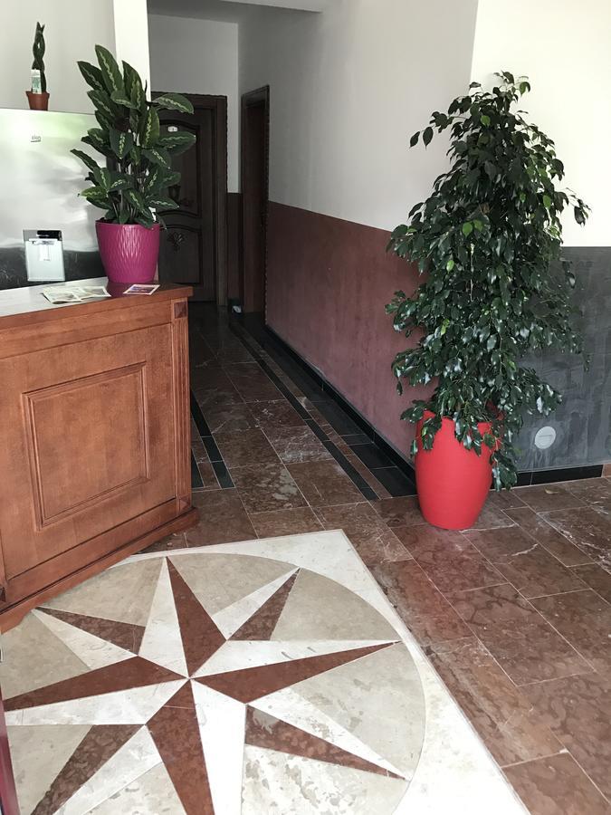 Compass Aparthotel Dobra Voda Eksteriør billede